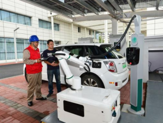 半月談丨探訪天津最大“充電超市” 新能源車充電，像在超市購物