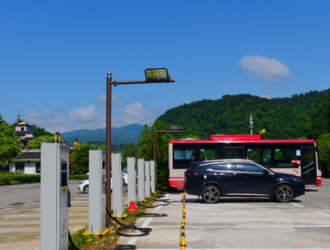 張家界黃龍洞景區(qū)電動(dòng)車(chē)自助充電站建成投用